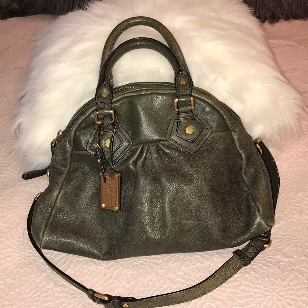 Marc Jacobs army green soft leather slouchy bag!